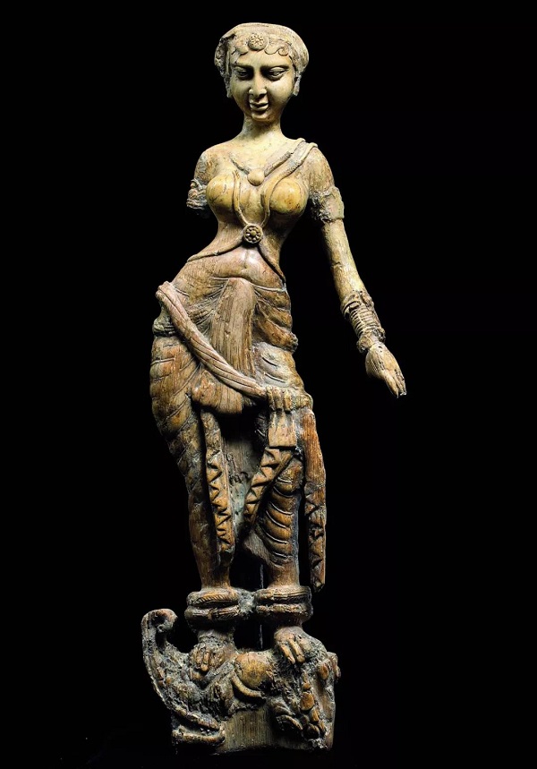 女神雕像 贝格拉姆第10室 公元1世纪 象牙 