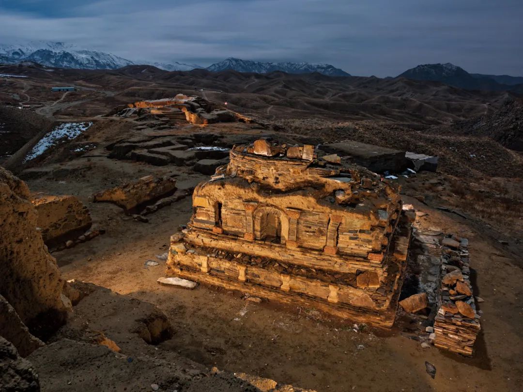 中亚最伟大的古代佛教遗址之一艾纳克，图片来自flicker