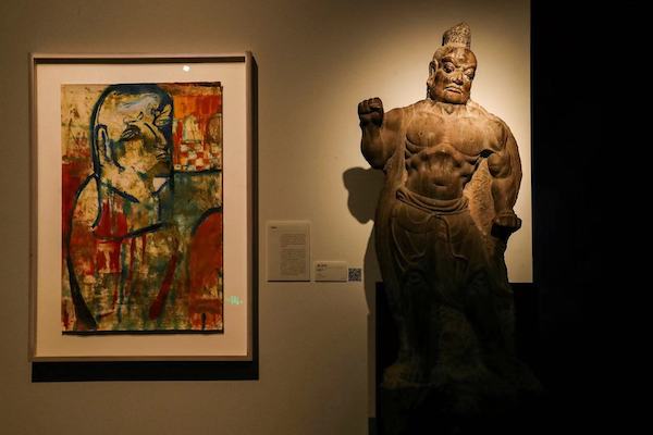 张健君作品《龙门罗汉》（1979）与唐代“力士像”（国家一级文物，1953 年龙门石窟西山路洞前出土）