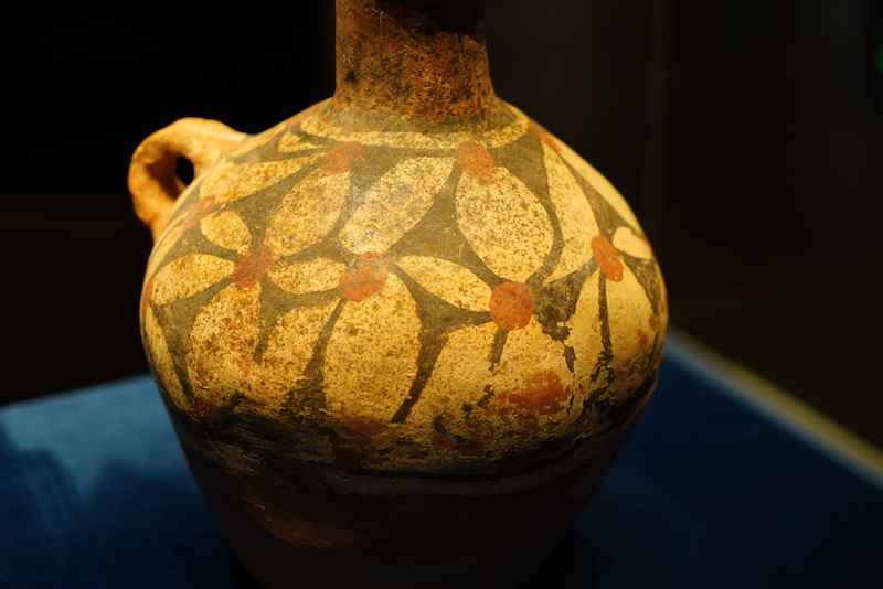 “山西古代文明精粹”展中展示的庙底沟文化彩陶器
