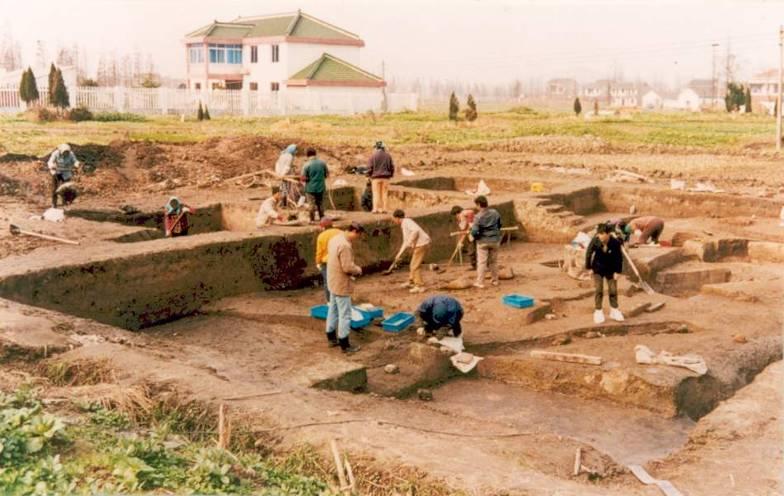 1990年代广富林遗址发掘工作场景