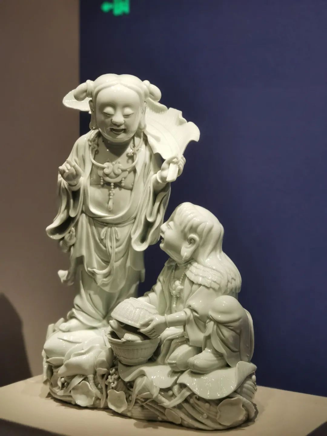 德化窑白釉 和合二仙瓷像 民国  厦门市博物馆藏