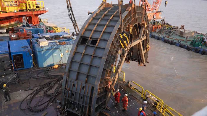 长江口二号古船整体迁移项目等比例海试现场图