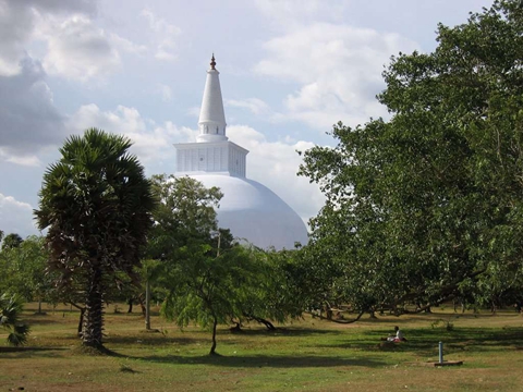 阿努拉德普勒是斯里兰卡古都和佛教圣地
