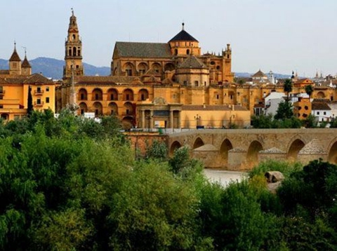 科尔多瓦历史中心位于西班牙塞哥维亚东北约130公里