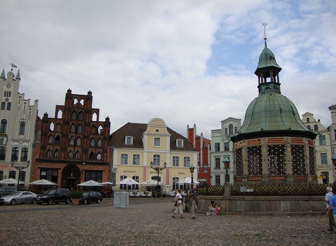 吕贝克老城区至今仍保持着中世纪的完整格局