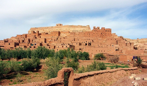 阿伊特•本•哈杜筑垒村位于摩洛哥瓦尔扎扎特省