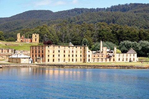 18世纪和19世纪时，大英帝国在澳大利亚设立了数千所监狱