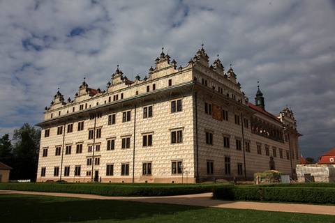 利托米什尔城堡位于捷克中部的帕尔杜比采州