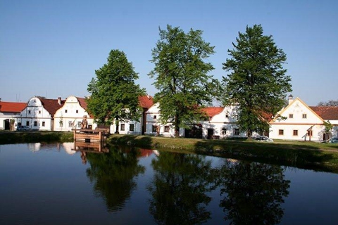 霍拉索维采古村保护区位于捷克共和国南波西米亚州